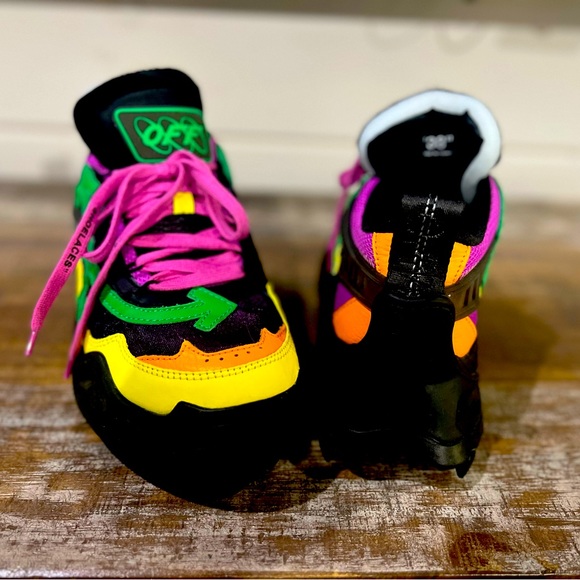 Off White - Picture 2 of 4